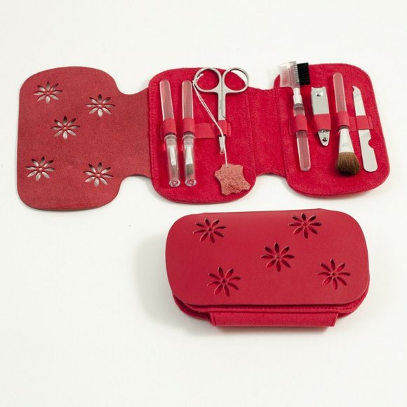 7 Pieces Manicure Set in Leather and Suede Case - Picture 1 of 6